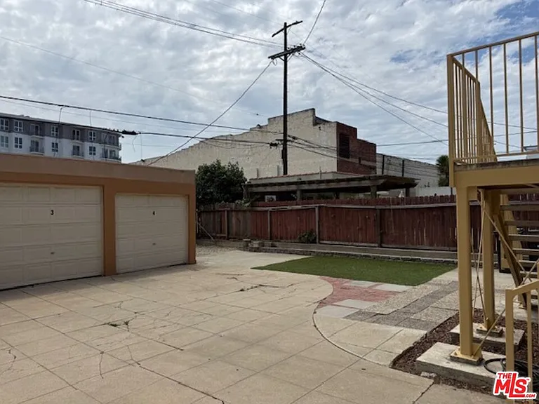 830 S Detroit St — Photo 21