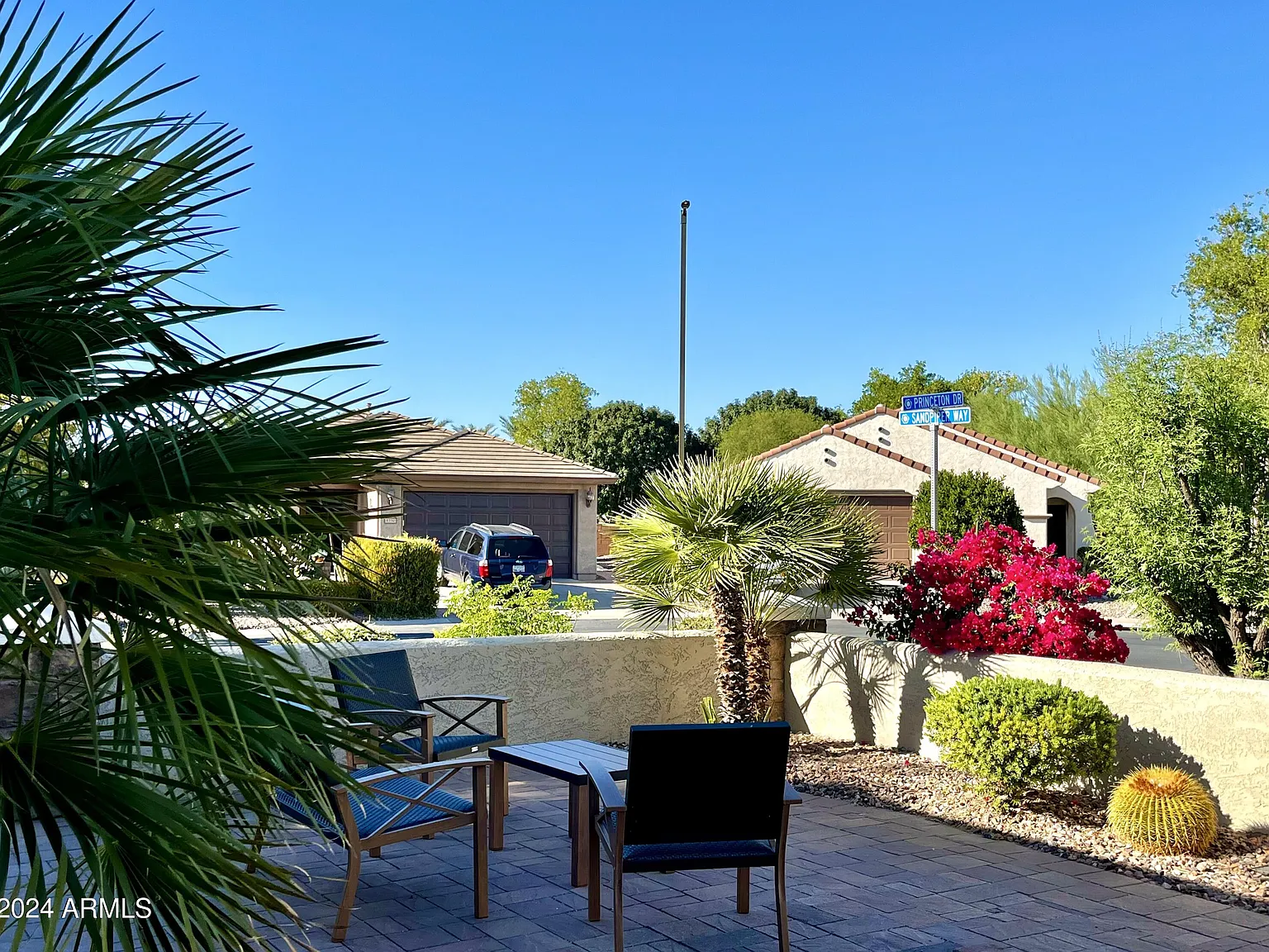 2 bed, 2.0 bath, 1817 sqft, $3,200 — Photo 2