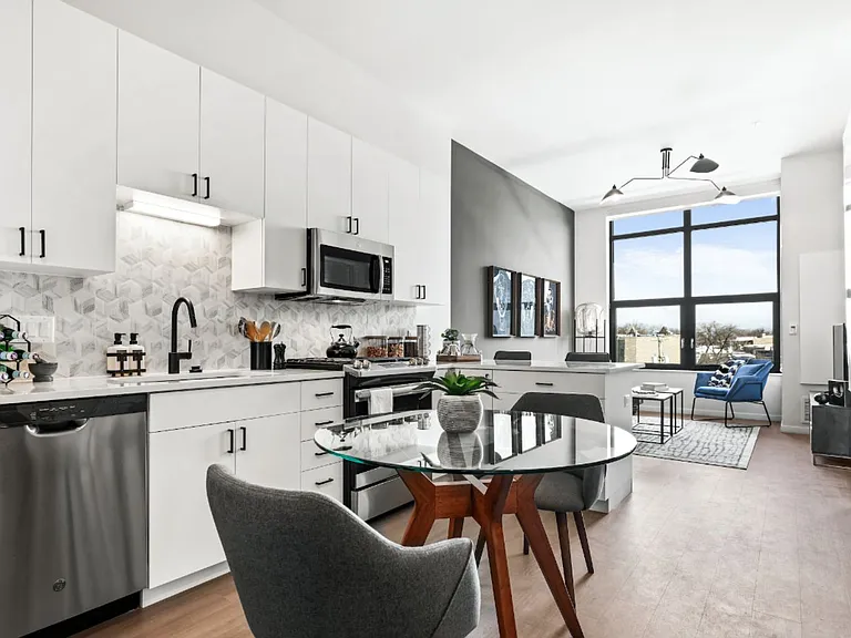 Logan Apartments — Photo 38