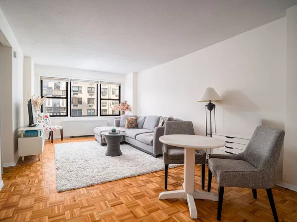 201 E 83rd St APT 8E, New York, NY 10028