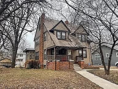 2nd image of 541 N Belmont Ave