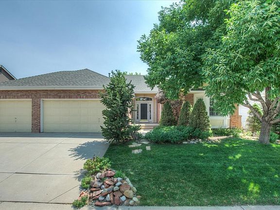 03-Front of Home & Garage_08062021