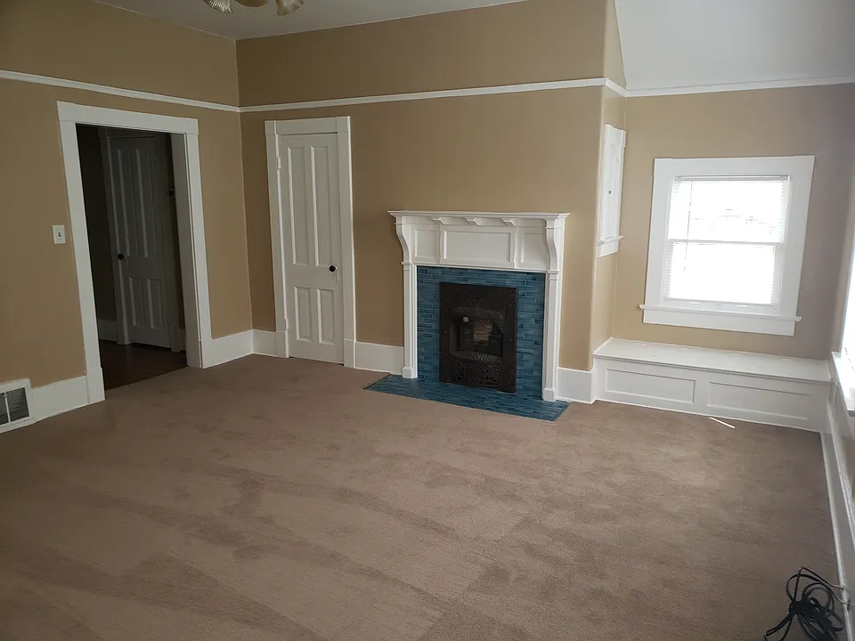 817 N Weber St #4