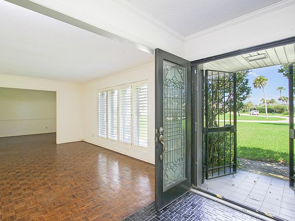 525 Lake Rd Int - WebSized-5