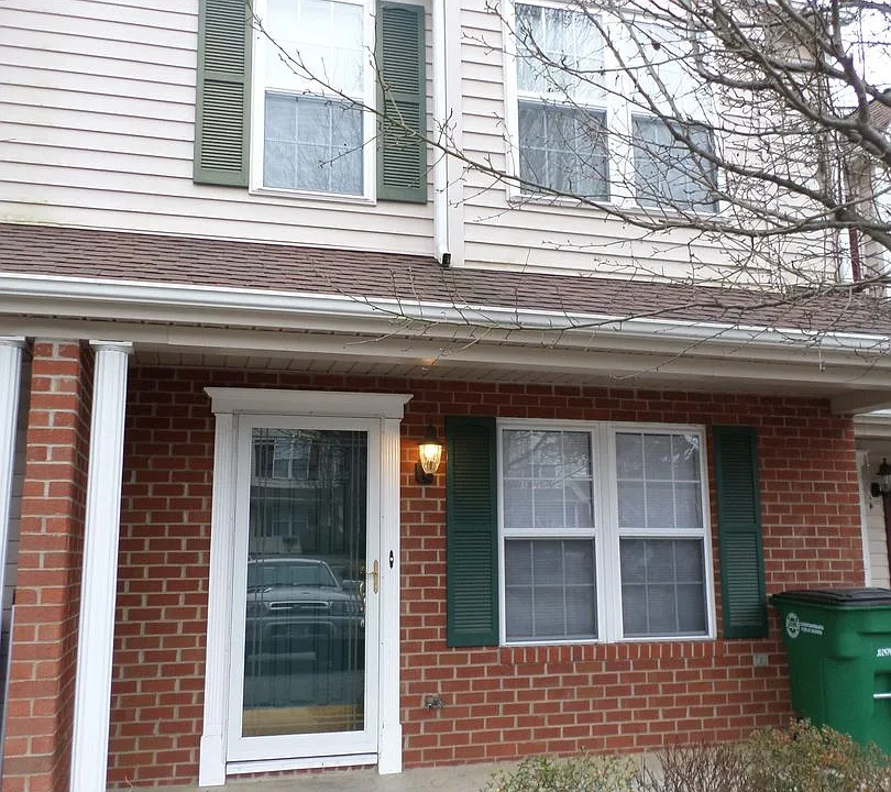345 Willow Oak Dr