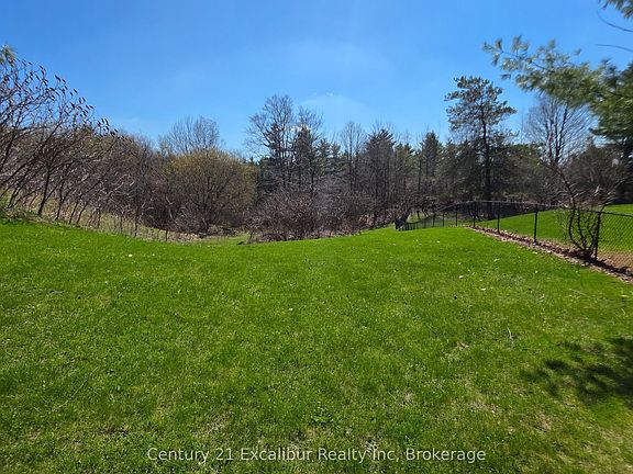 5th image of 0 Wellington Rd #36