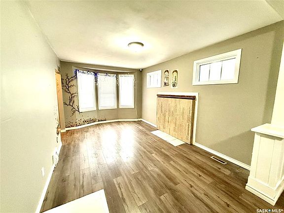 4th image of 1128 Garnet STREET
