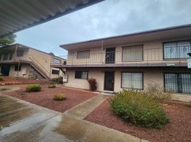 595 S Royal Crest Cir, Las Vegas, NV