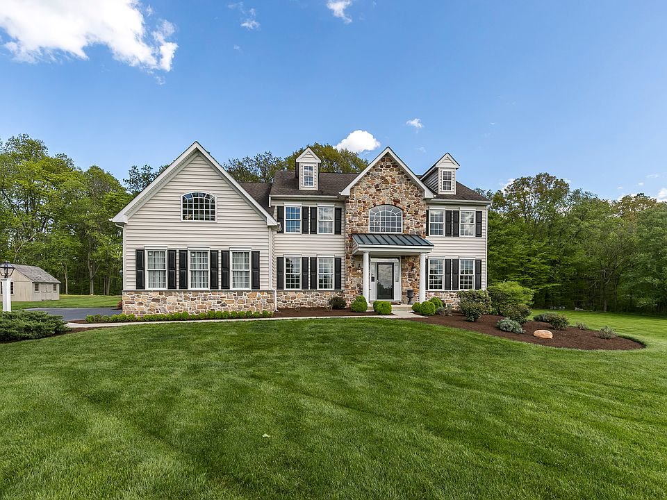 Welcome to 80 Paddock Cir!