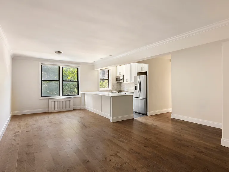 60 E 9th St #316 — Photo 4