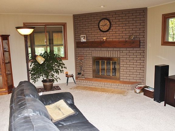 3rd image of 190 Briarwood Pl
