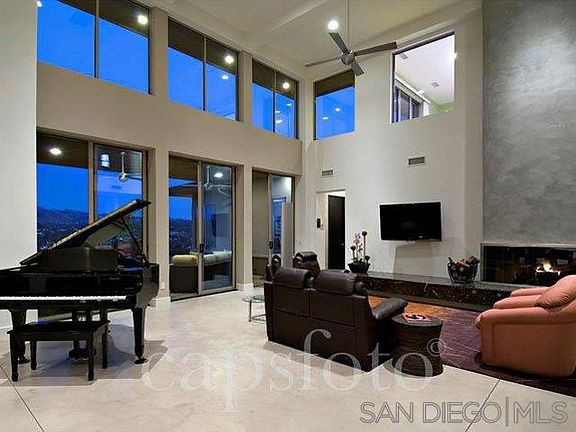 2nd image of 17379 Bernardo Center Dr