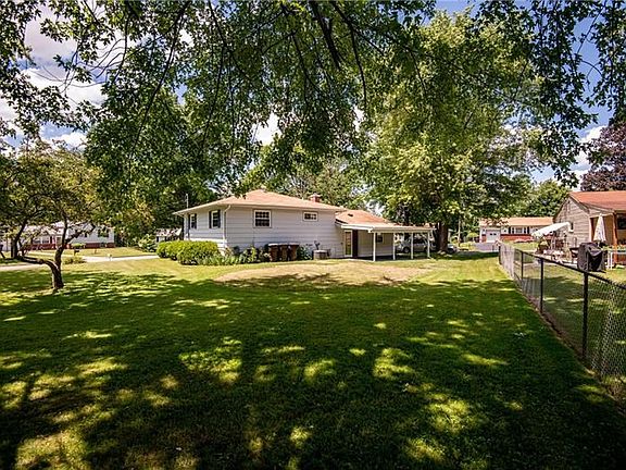 2nd image of 2206 Saratoga Dr