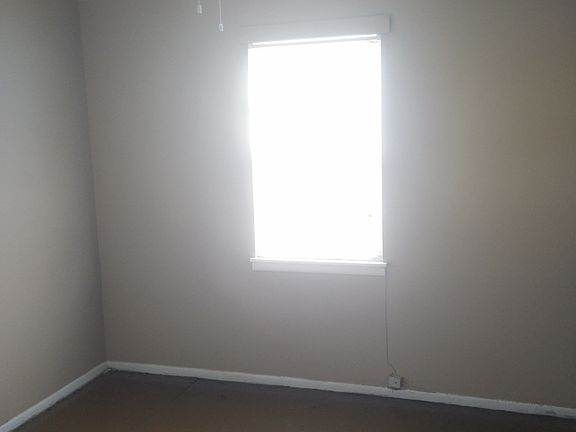 4th image of 684 Tate Ave APT 1
