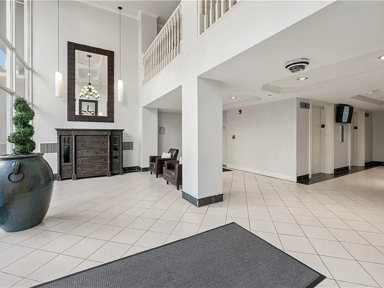 2479 Peachtree Rd NE #1801 — Photo 27