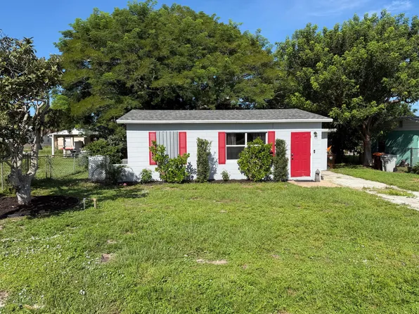 2405 3RD Avenue SE, Vero Beach, FL 32962