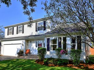 1006 Pear Tree Ln, Wheeling, IL 60090