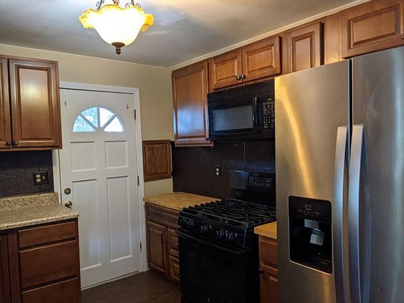 4th image of 303 Church St