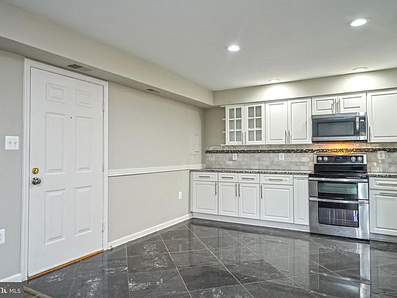 4th image of 6945 Mary Caroline Cir #6945B