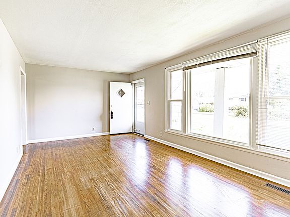 2nd image of 2605 Scott Dr