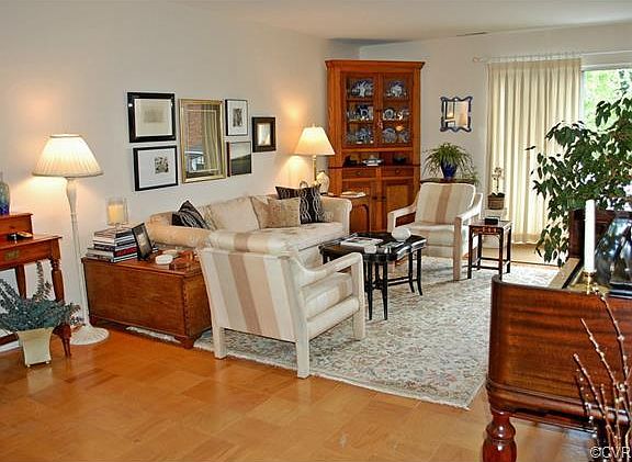 5th image of 11 Meadowlark Ln #11