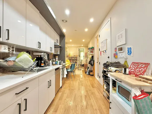 512 Onderdonk Avenue image 1 of 10