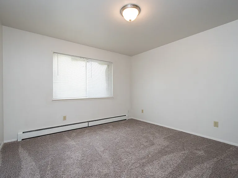 1720 Azalea Ct #7 — Photo 7