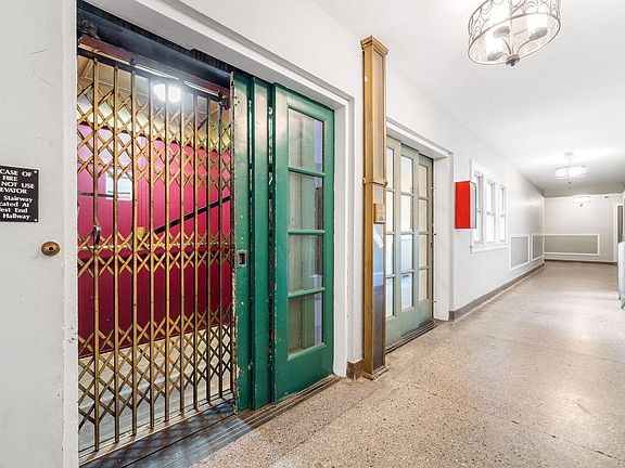 5th image of 211-429 E 14th Ave #211