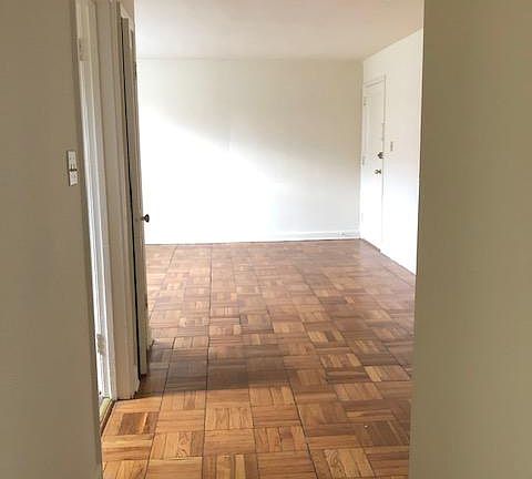 4th image of 738 N Nelson St