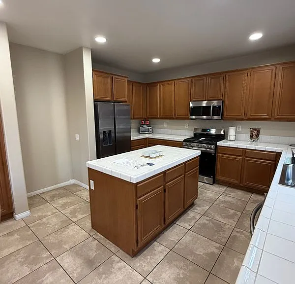 1781 Steinbeck Ave — Photo 2