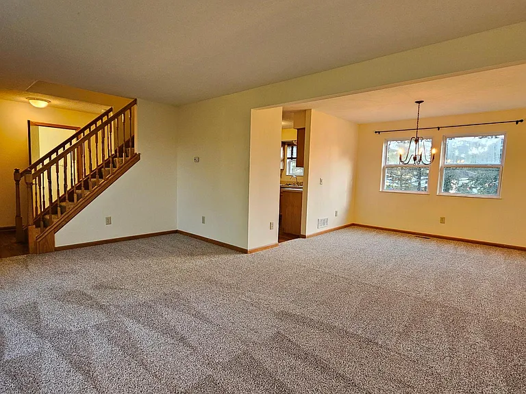 4466 Edgarton Dr — Photo 4