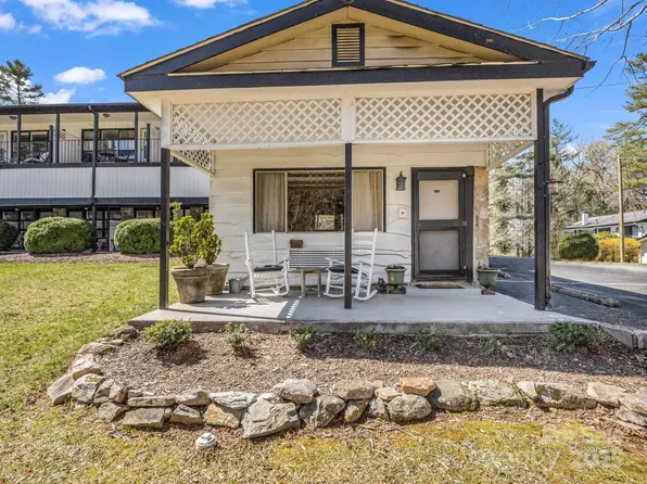 140 Old Mill Rd, Flat Rock, NC 28731