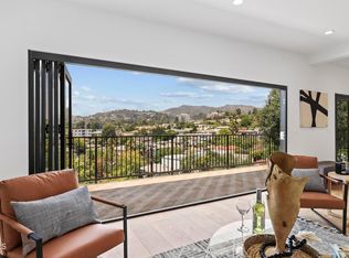 4171 Holly Knoll Dr, Los Angeles, CA 90027