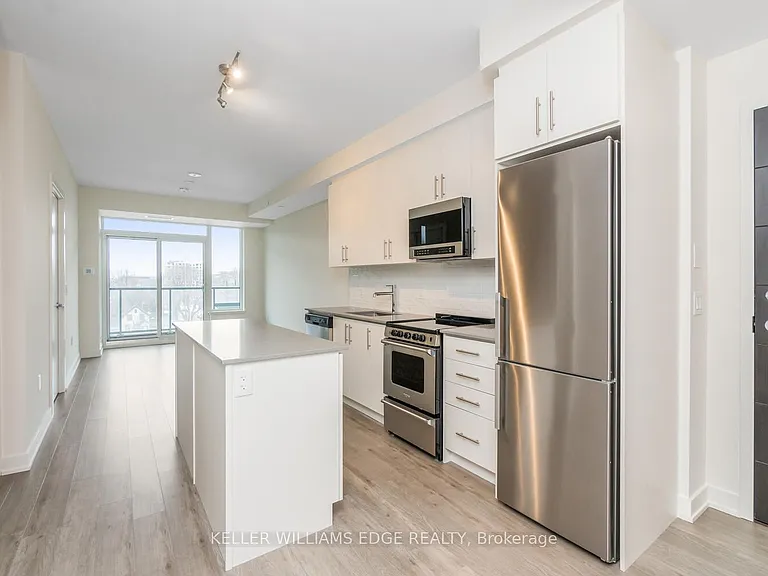 212 King William St #502 — Photo 5