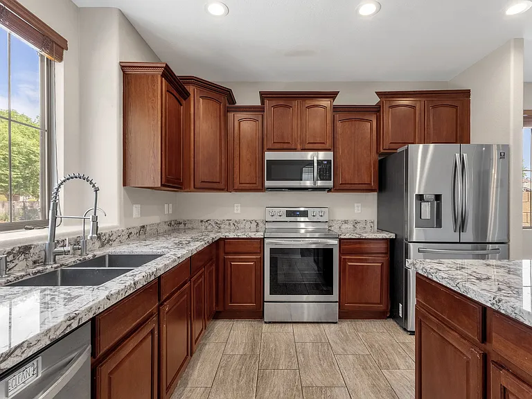 4365 E Morrow Dr — Photo 3