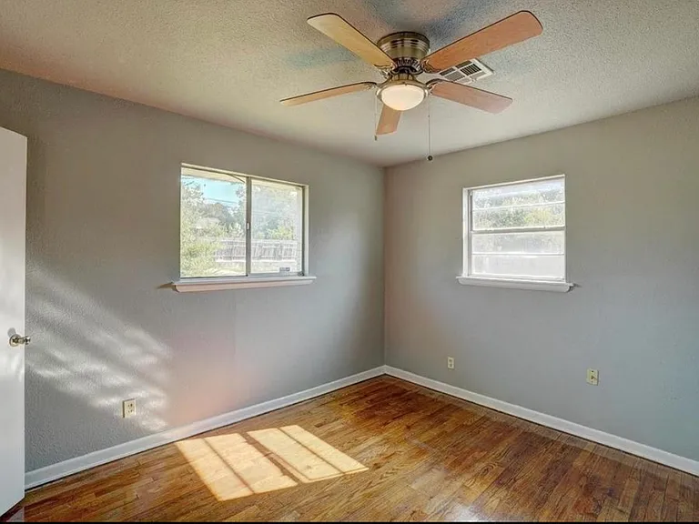 5325 NW Euclid Ave — Photo 14