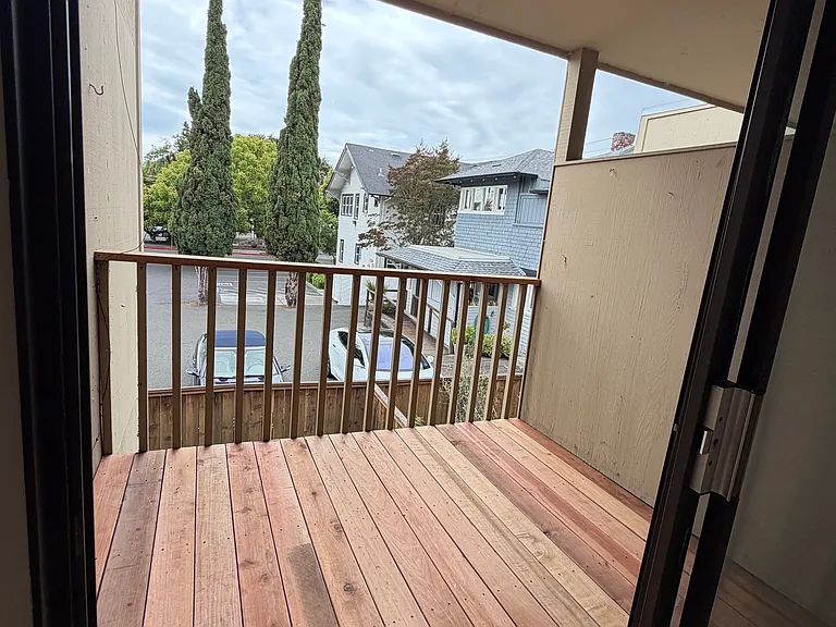 714 College Ave #3 — Photo 4