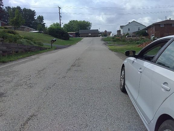 4th image of 141 Loyalhanna Ave