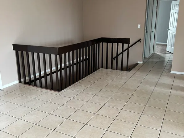 1804 Tomahawk Rd, Dodge City, KS 67801