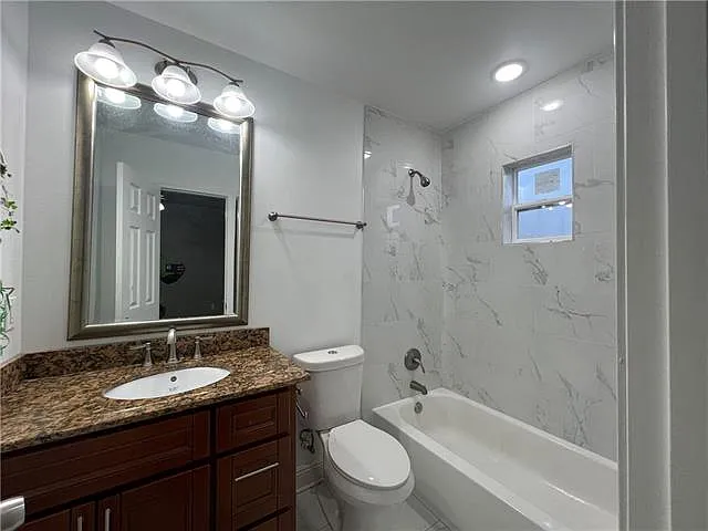 1216 Gordon St — Photo 10