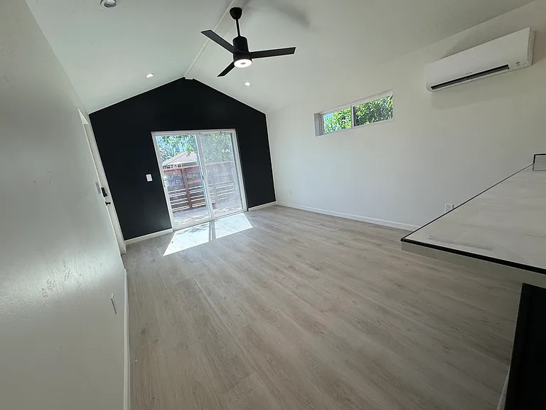 175 Sterling Ave — Photo 7
