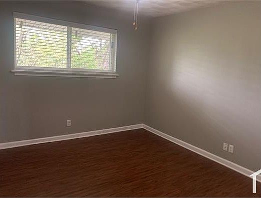 5th image of 4712 Gaston Ave