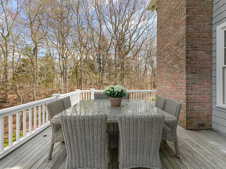 143 Northside Dr — Photo 8