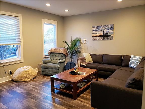 2nd image of 1056 Holmden Ave