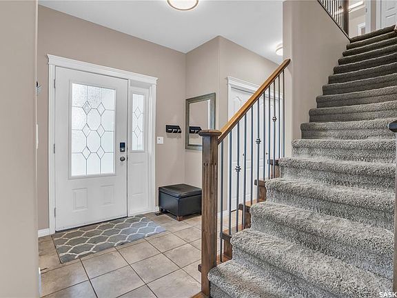 2nd image of 815 Columbia Way