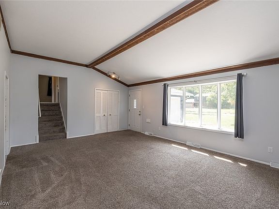 3rd image of 8439 Brentwood Dr
