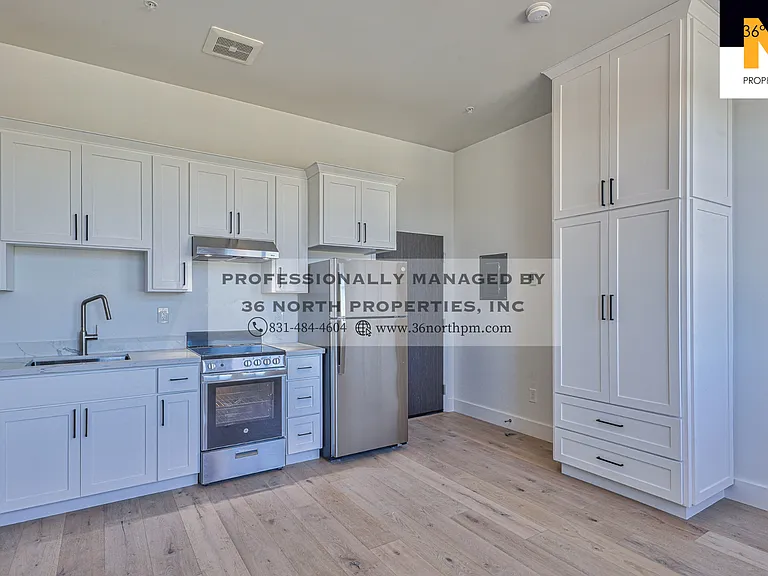 301 Main Street — Photo 5