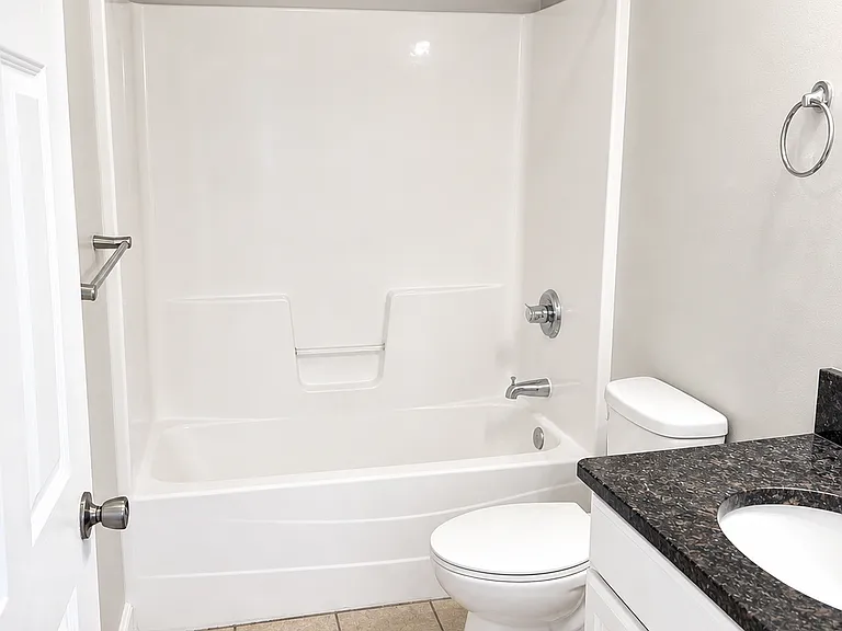 Lake Ripley Apartments — Photo 10