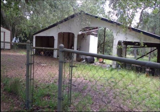2nd image of 208 Magnolia Ct