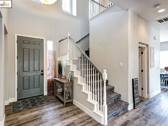 3rd image of 100 Birmingham Ct